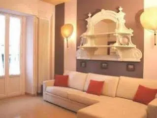 The Place Black Orchid Milan Apartment